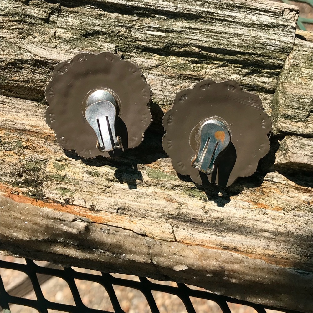 Vintage Large Detailed Bakelite Earrings - Picture 3 of 5